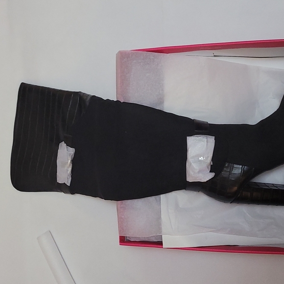 #NWT -SIZE 8 OTK FAUX LEATHER BLOCK HEEL POINTED TOE BOOT - Picture 4 of 5